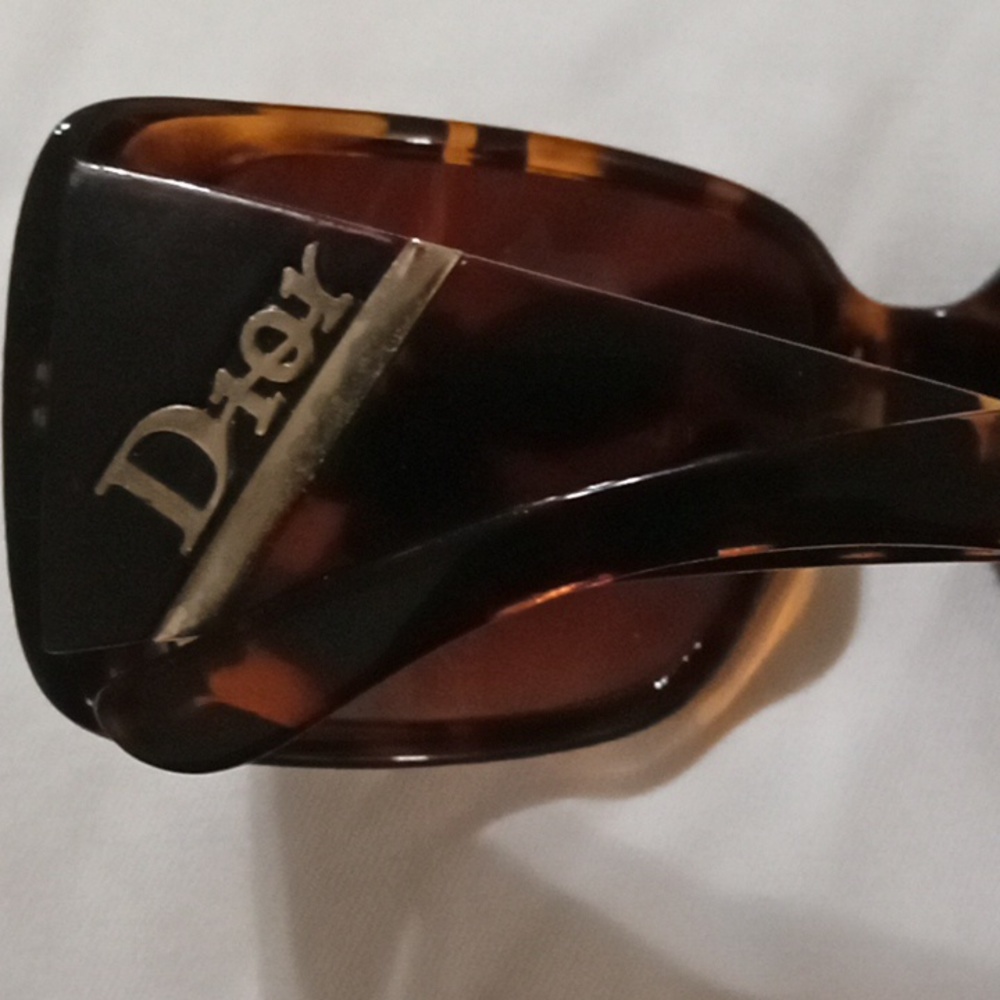 Sunglasses - Picture 6 of 8